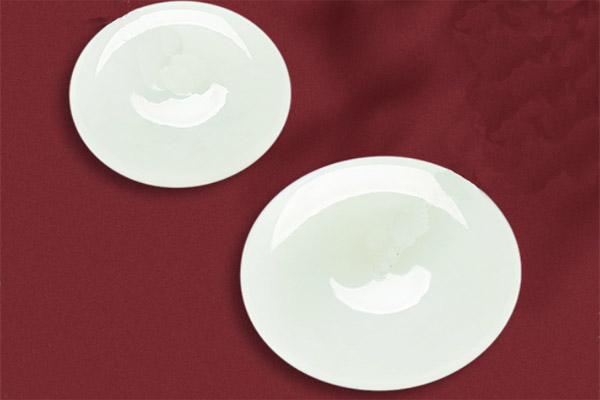 標(biāo)準(zhǔn)光源箱評定和田玉的顏色等級