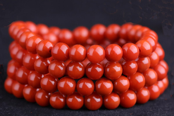 南紅瑪瑙有哪些顏色？如何進(jìn)行區(qū)分？