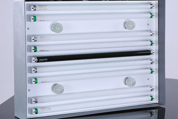 標(biāo)準(zhǔn)光源箱中白熾燈的光通量怎么測試？